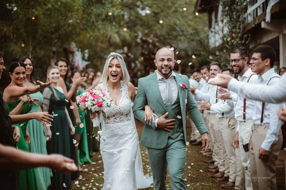 Fotógrafo de casamento em Jundiaí: saída dos noivos